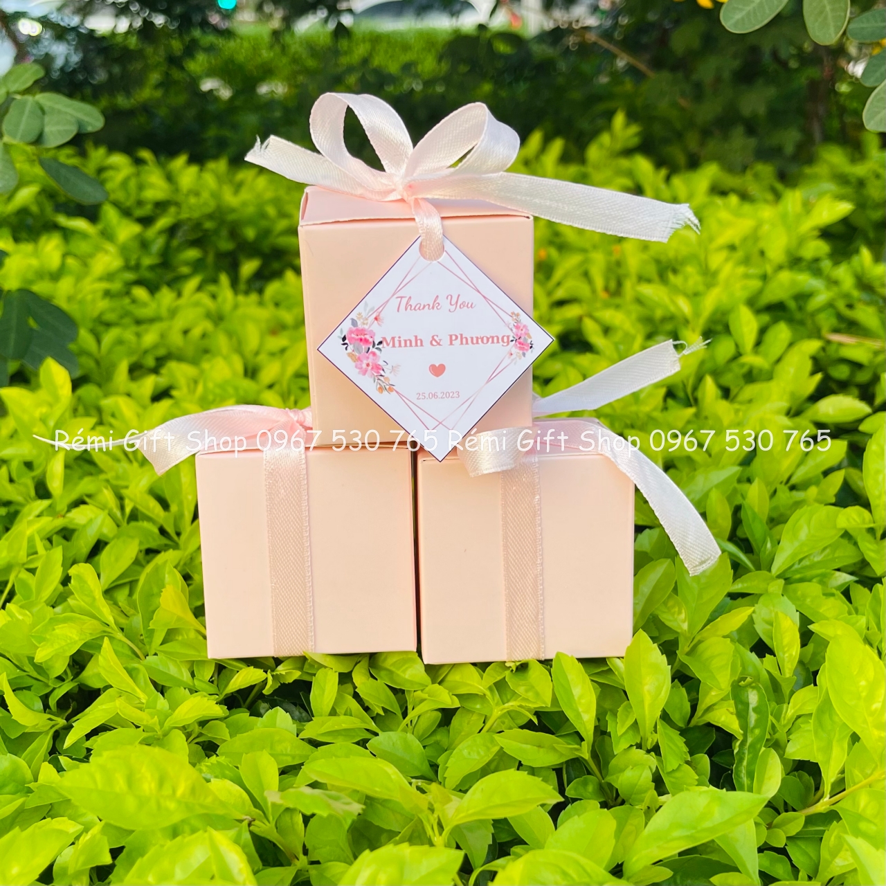 Hộp quà, hộp đựng quà tặng hình vuông thắt nơ đơn giản, thanh lịch - Ảnh 2