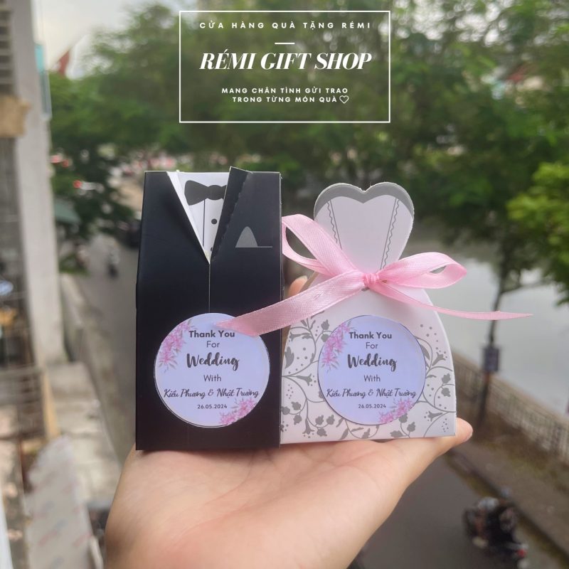 Hộp quà tặng socola cô dâu chú rể