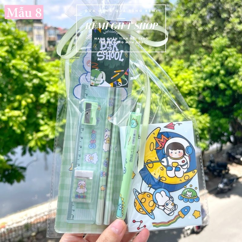 Mẫu 8 - Set quà đồ dùng học tập