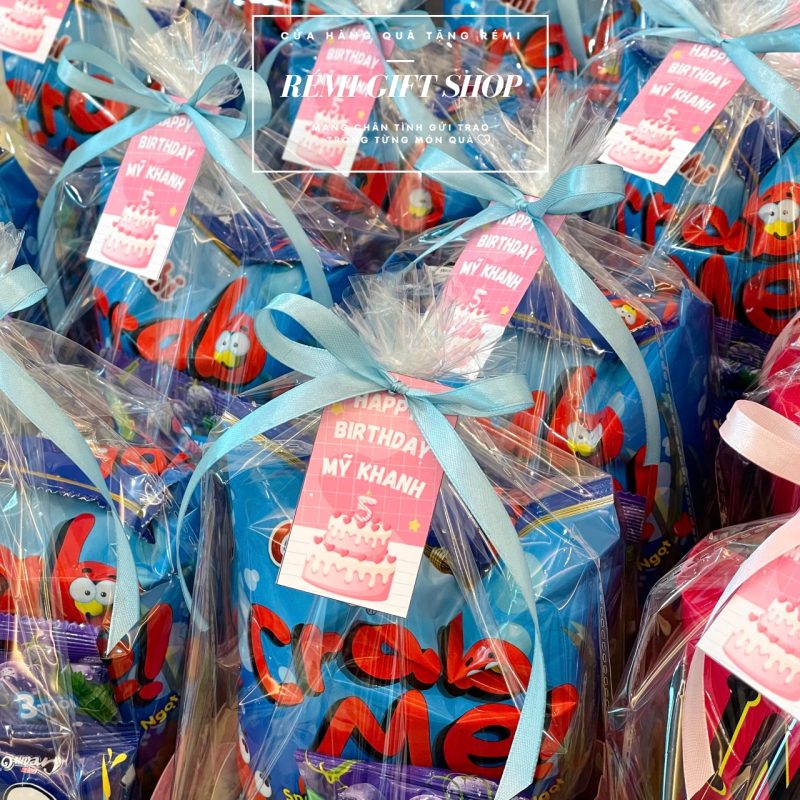 set quà tặng bánh kẹo cho bé - quà tặng sinh nhật bé Mỹ Khanh 5 tuổi