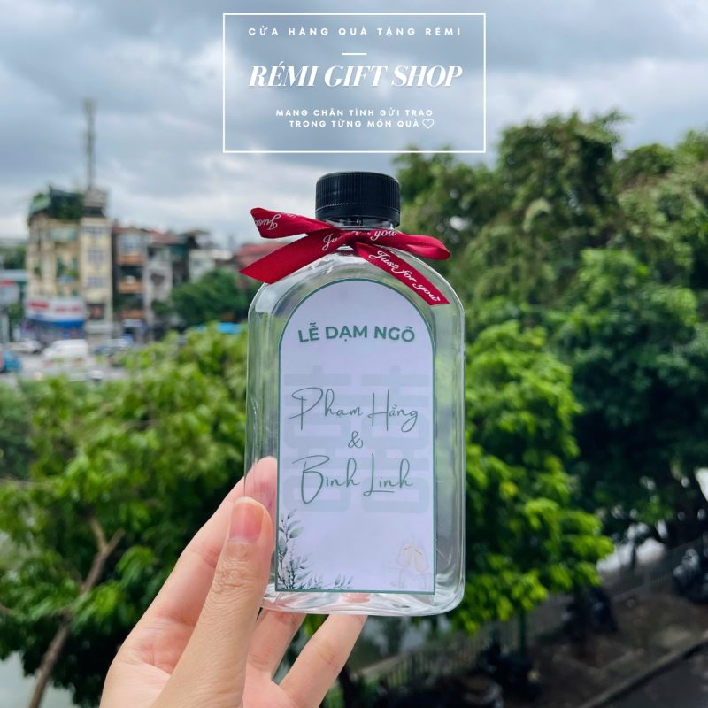 Mẫu 2: Chai nước bày bàn tiệc đám cưới, sự kiện, event 330ml