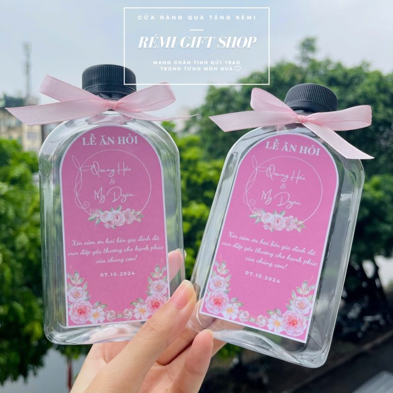 Mẫu 5: Chai nước bày bàn tiệc đám cưới, sự kiện, event 330ml