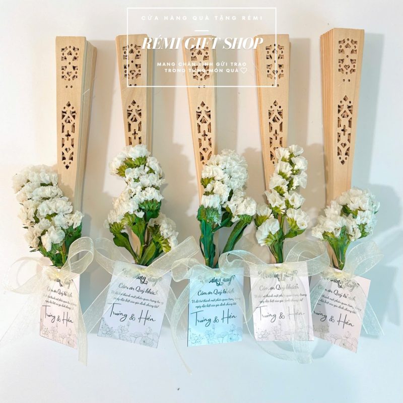 Mẫu 2 - Quạt gỗ, quà tặng quạt gỗ đám cưới hỏi đầy sang trọng, thanh lịch - Ảnh 7