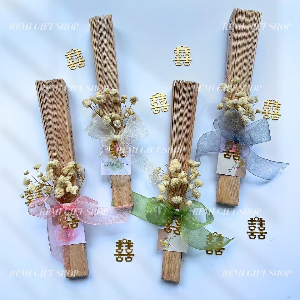 quà tặng quạt gỗ