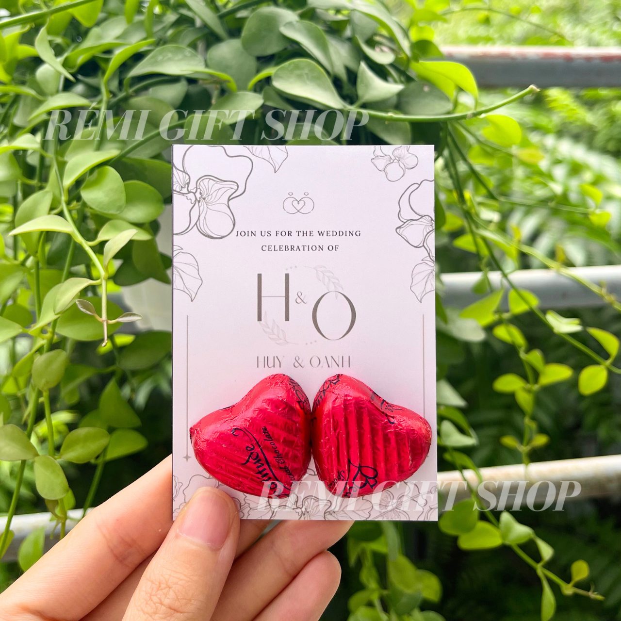 Thiệp sô cô la trái tim đỏ