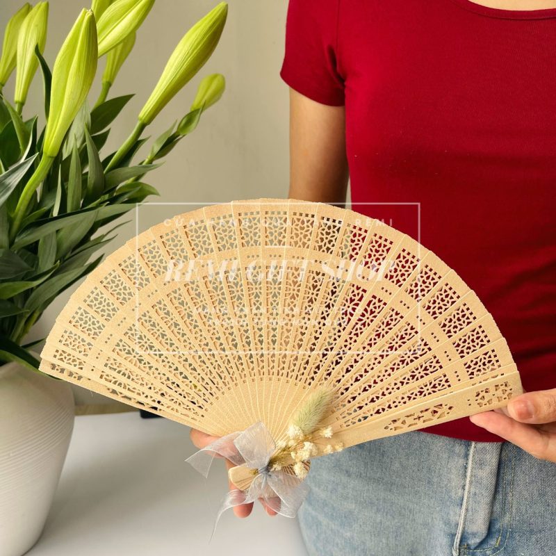 quà tặng quạt gỗ
