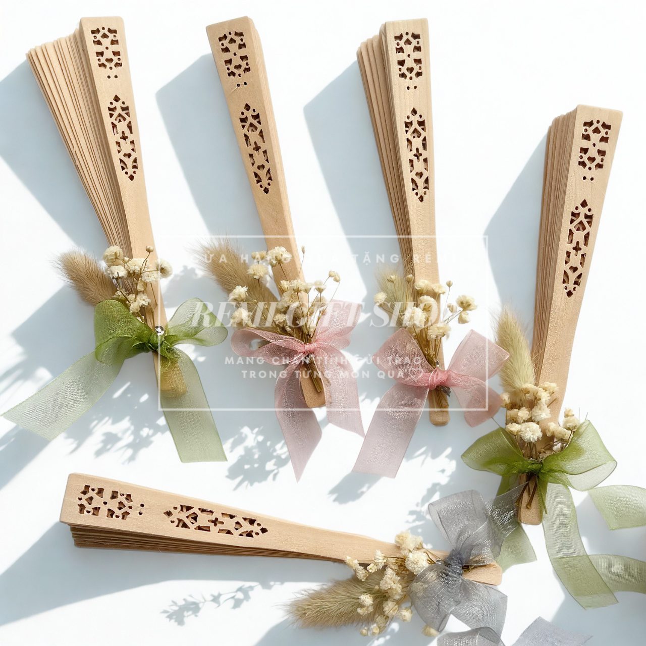 quà tặng quạt gỗ