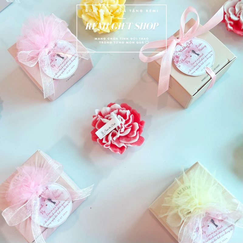 nến thơm hình bông hoa hương thơm ngào ngạt