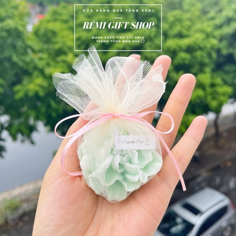 nến thơm hình bông hoa hương thơm ngào ngạt
