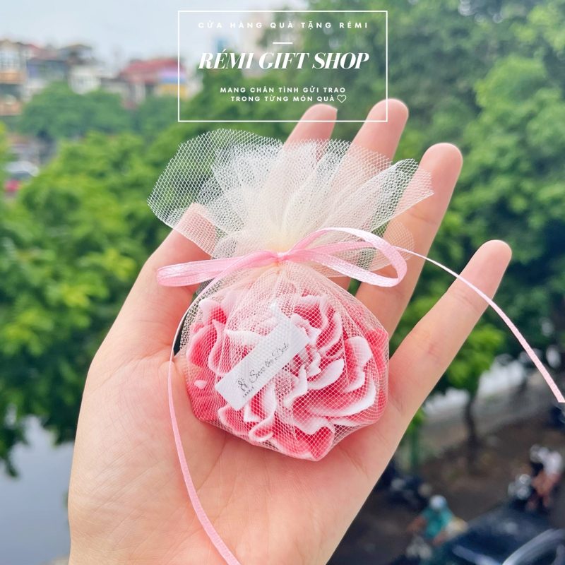 nến thơm hình bông hoa hương thơm ngào ngạt