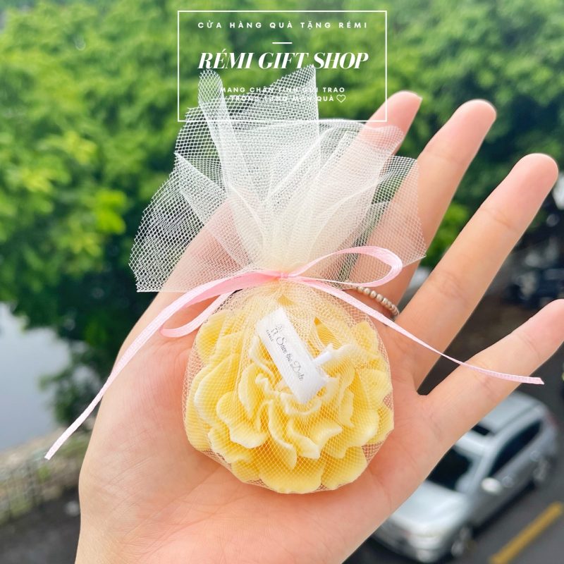 nến thơm hình bông hoa hương thơm ngào ngạt