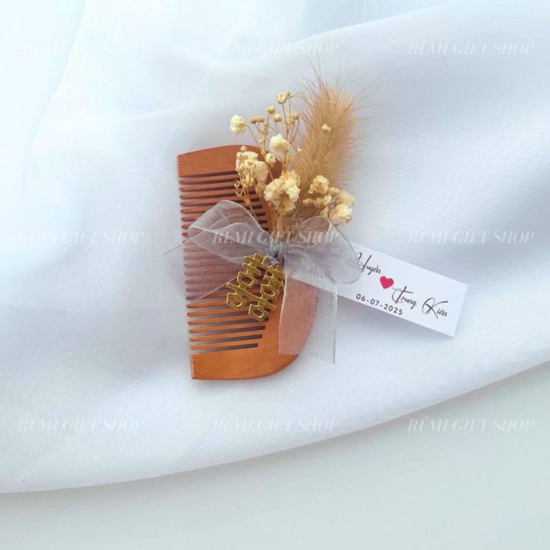 Quà tặng lược gỗ