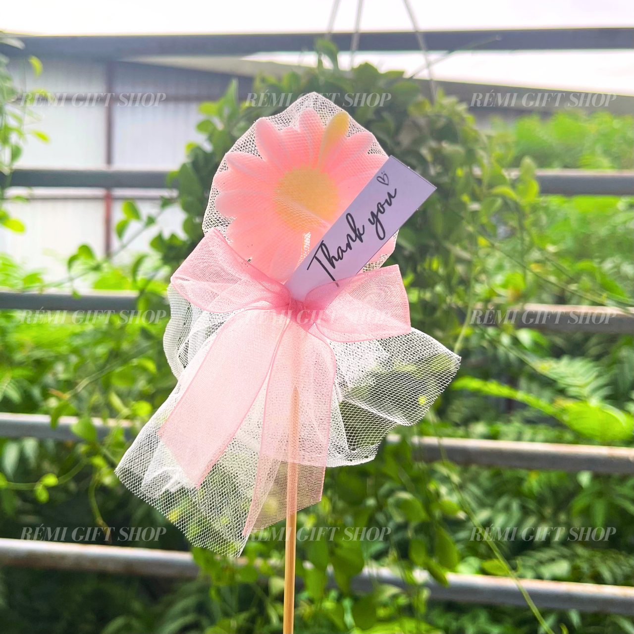 quà tặng nến thơm bông hoa cúc bọc voan
