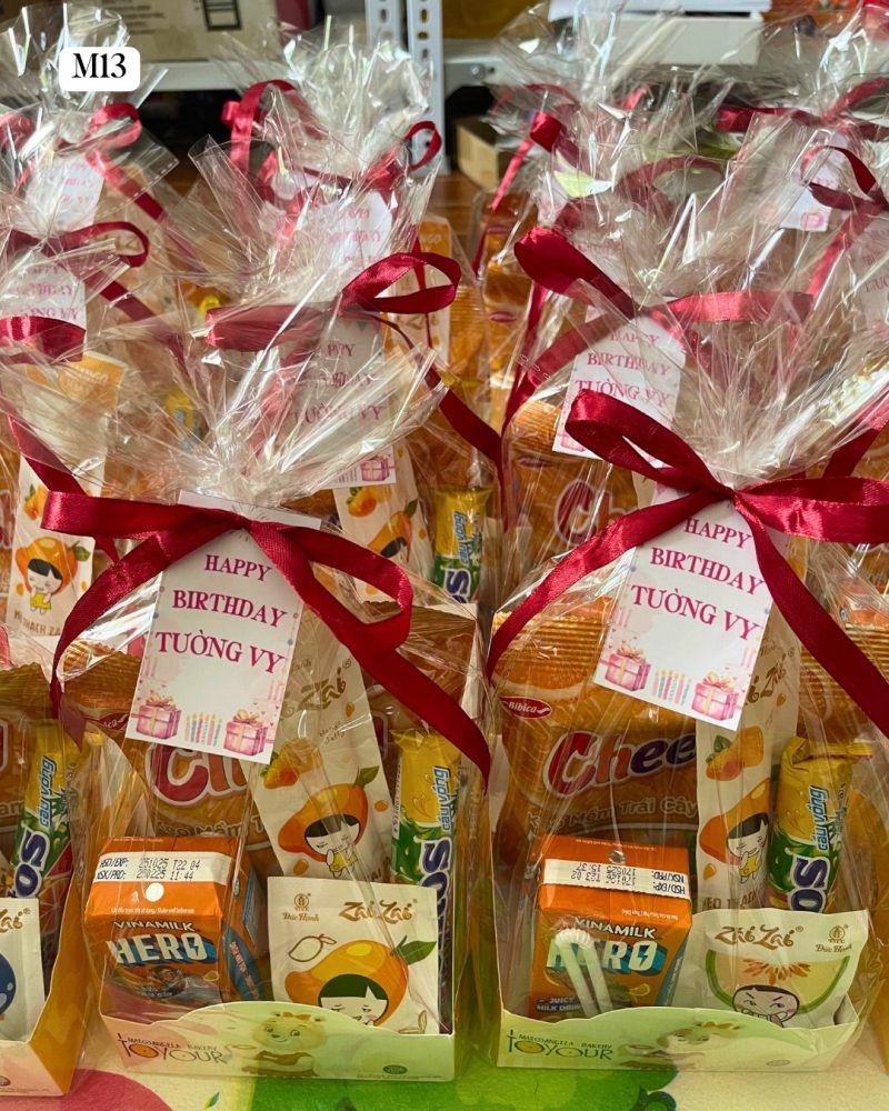 set quà tặng bánh kẹo cho bé