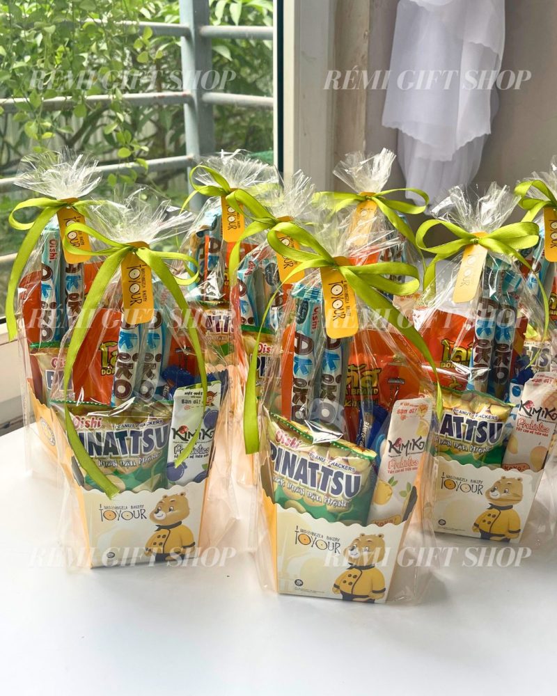set quà tặng bánh kẹo cho bé
