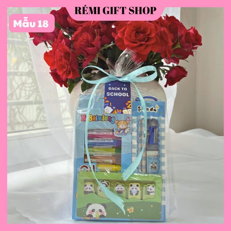set quà tặng bánh kẹo và đồ dùng học tập cho bé