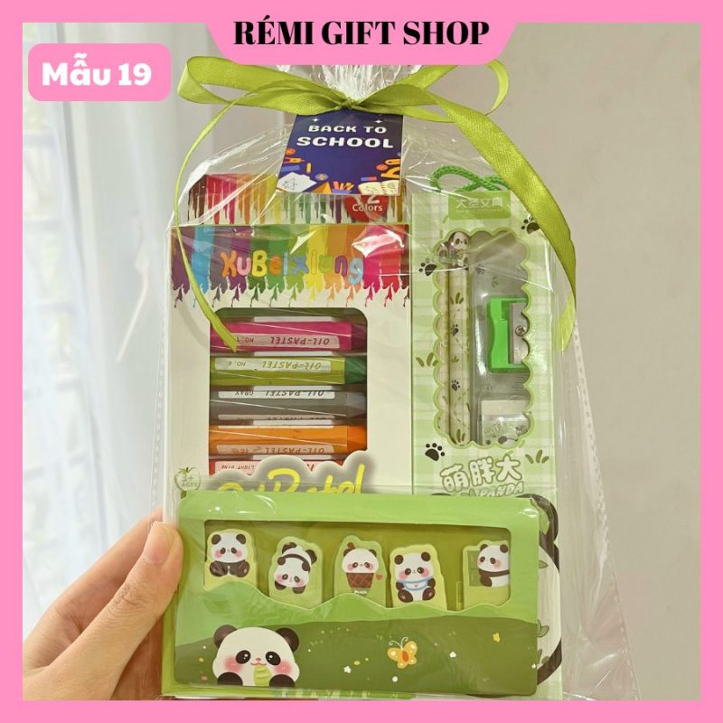 Set quà tặng bánh kẹo & đồ dùng học tập cho bé