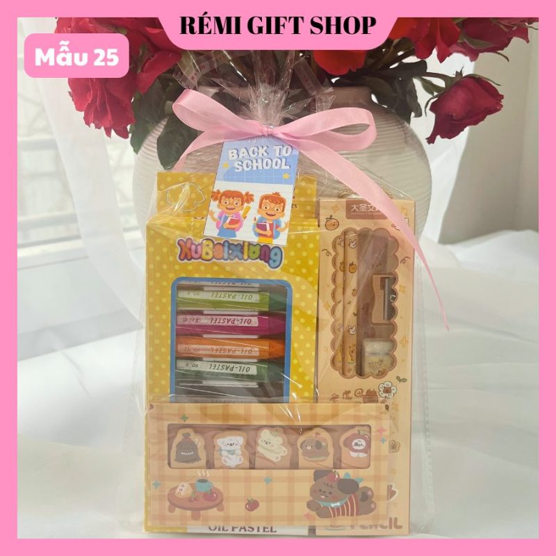 Set quà tặng bánh kẹo & đồ dùng học tập cho bé