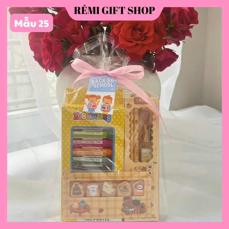 Set quà tặng bánh kẹo & đồ dùng học tập cho bé