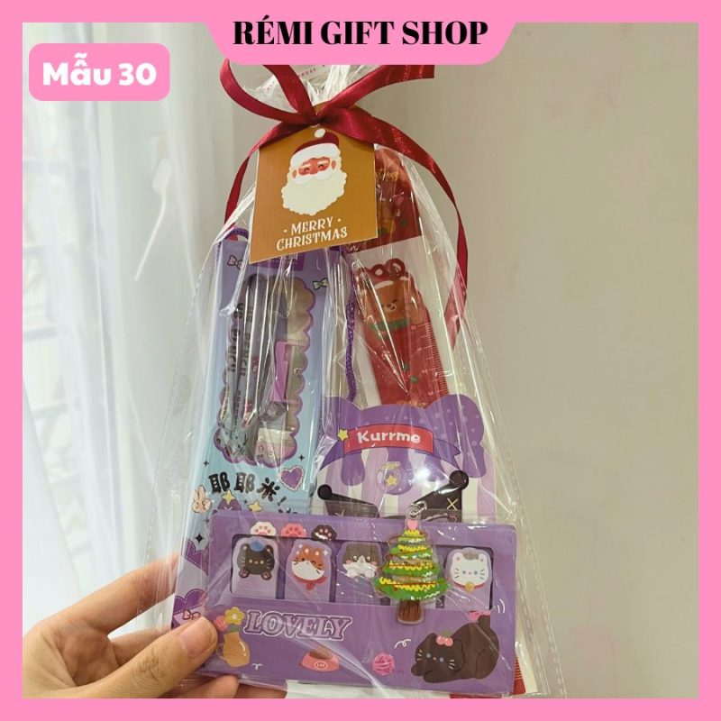 Set quà tặng bánh kẹo & đồ dùng học tập cho bé