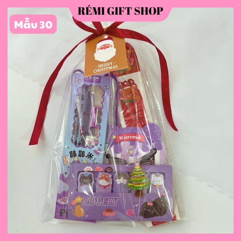 Set quà tặng bánh kẹo & đồ dùng học tập cho bé