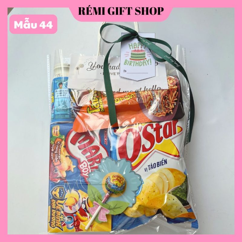 Set quà tặng bánh kẹo & đồ dùng học tập cho bé